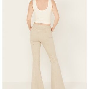 Shyanne High Rise Flare Jeans in Cream
